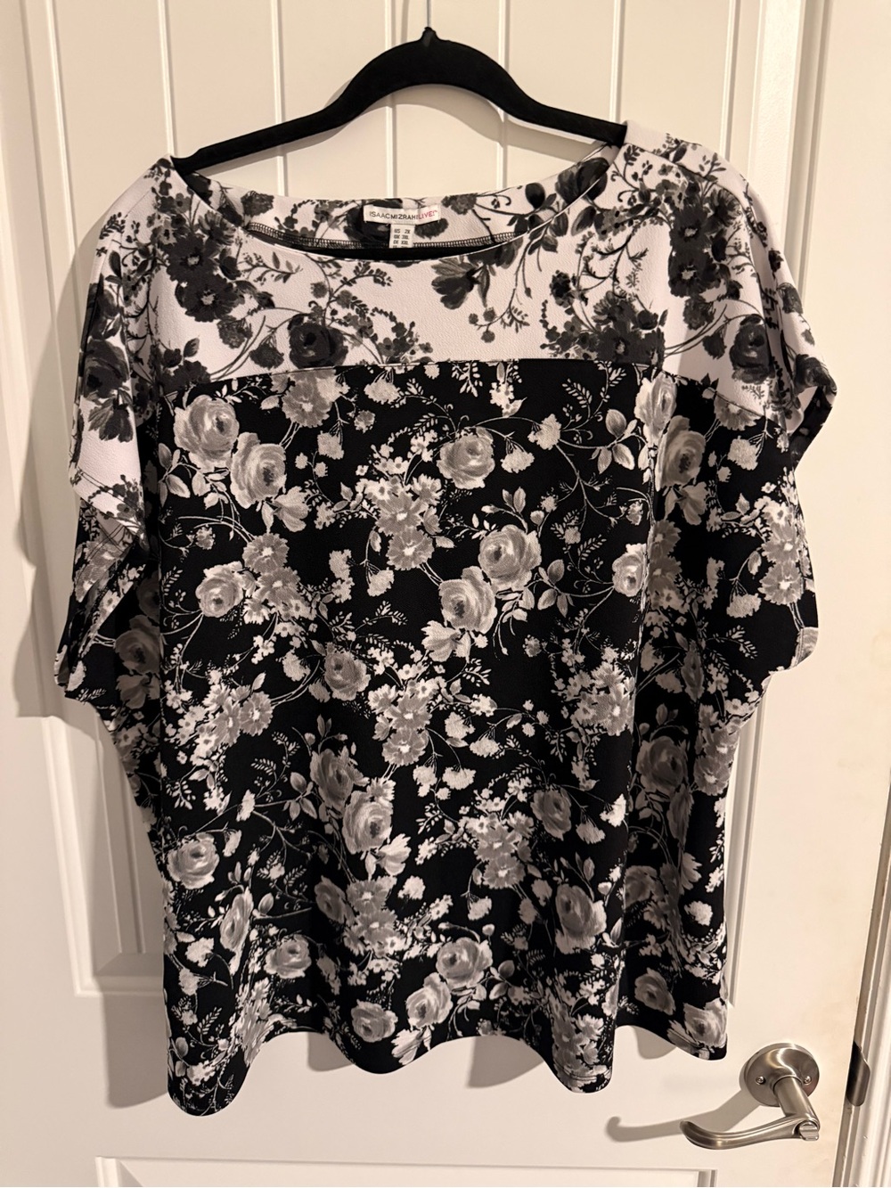 Isaac Mizrahi Live! Black & White Mixed Floral Print Top — 2X